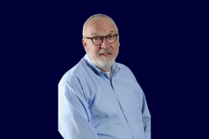 Vrijwilliger Gerrit blauwe achtergrond